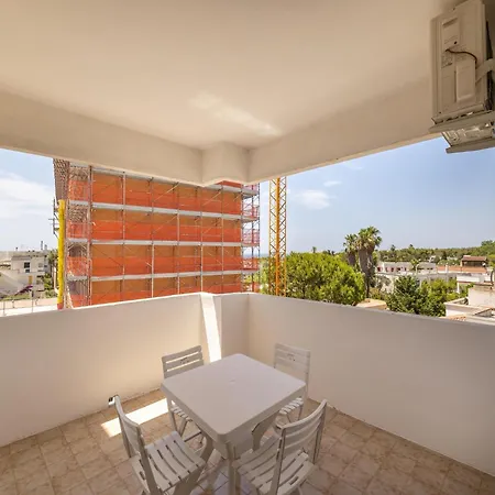Appealing In Baia Verde Near The Beach Apartment