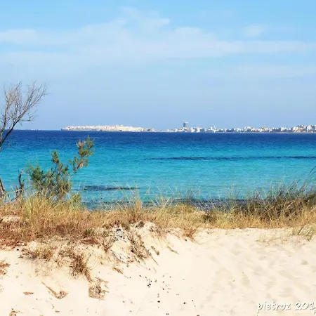 Appealing In Baia Verde Near The Beach Apartment